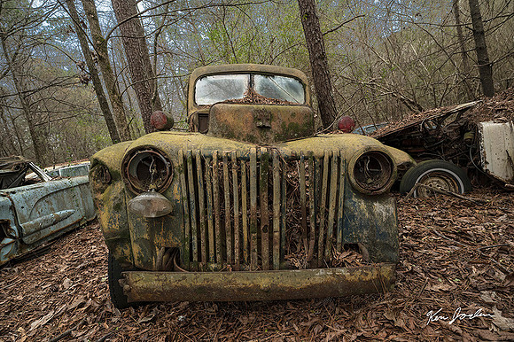 Z62_8896 1944 Ford Truck With One Eye Out