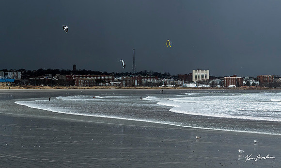 Z62_3903 Three Kite Suffers In The Storm Nahant